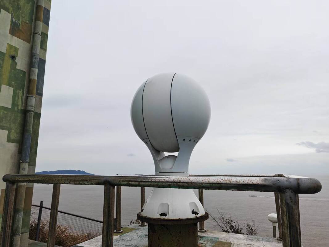 Long Range Infrared Camera with 5° X 4° Field Of View, Automatic Exposure, and Anti Shake / Anti Shock for Reliable Surveillance