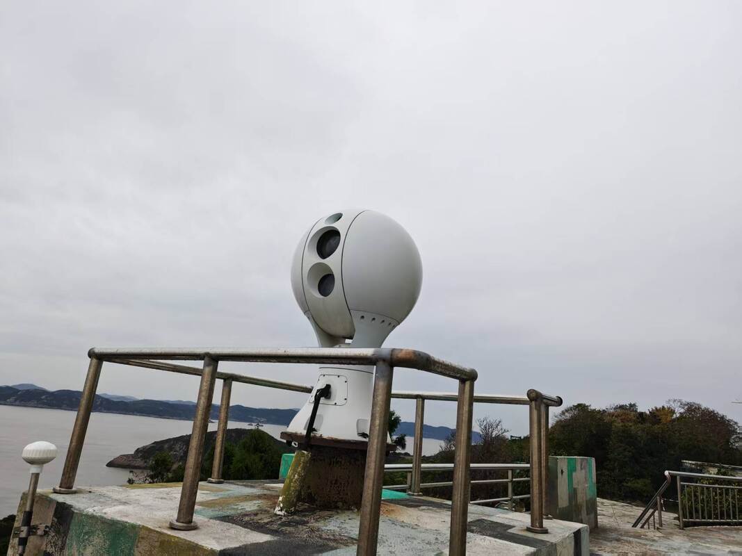 Long Range Infrared Camera with 20kg Load Duty, Double Window Design, and ONVIF GB/T28181 Compatibility for Enhanced Surveillance